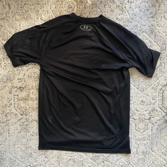 Under Armour Cincinnati Bearcats Football Stretch/Flex Shirt Men’s Medium - Picture 3 of 3